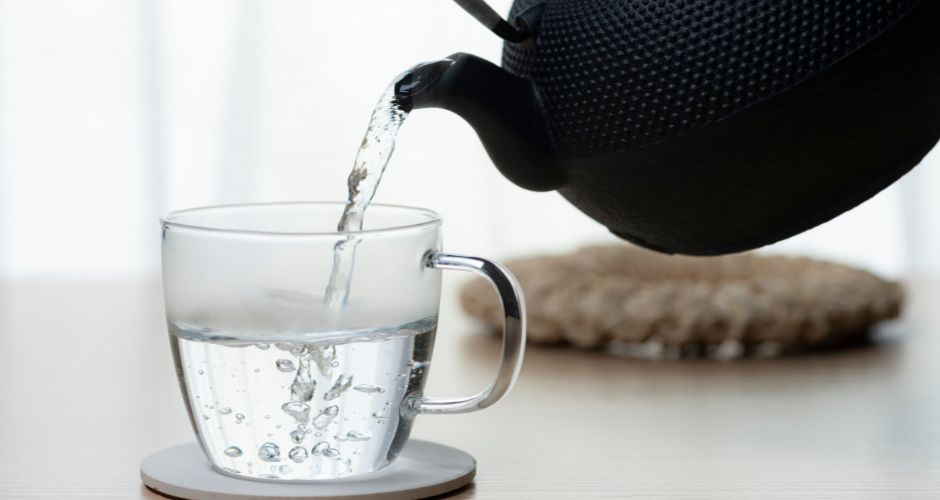 Benefits of Drinking Hot Water in the Morning